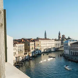 Ai Santi Apostoli Venise
